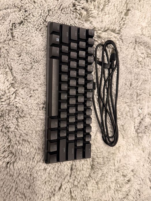 Клавиатура razer huntsman mini на 1 месец