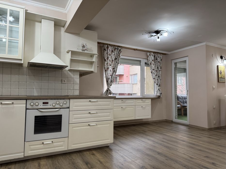 Дава се под наем Тристаен апартамент в София, Гео Милев - 110 кв.м за 1000 € - Снимка #8