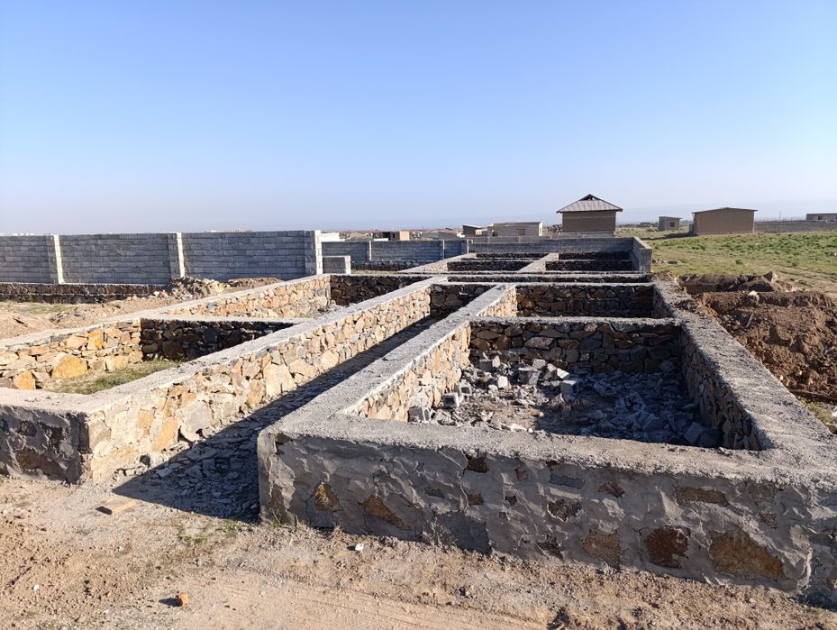 4 сотиклик участка сотилади курилиши тугалланмаган