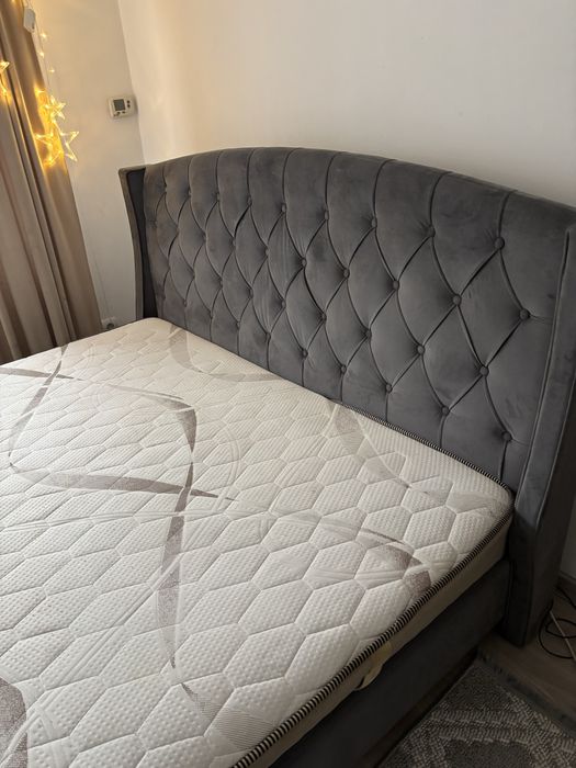 Pat dormitor matrimonial