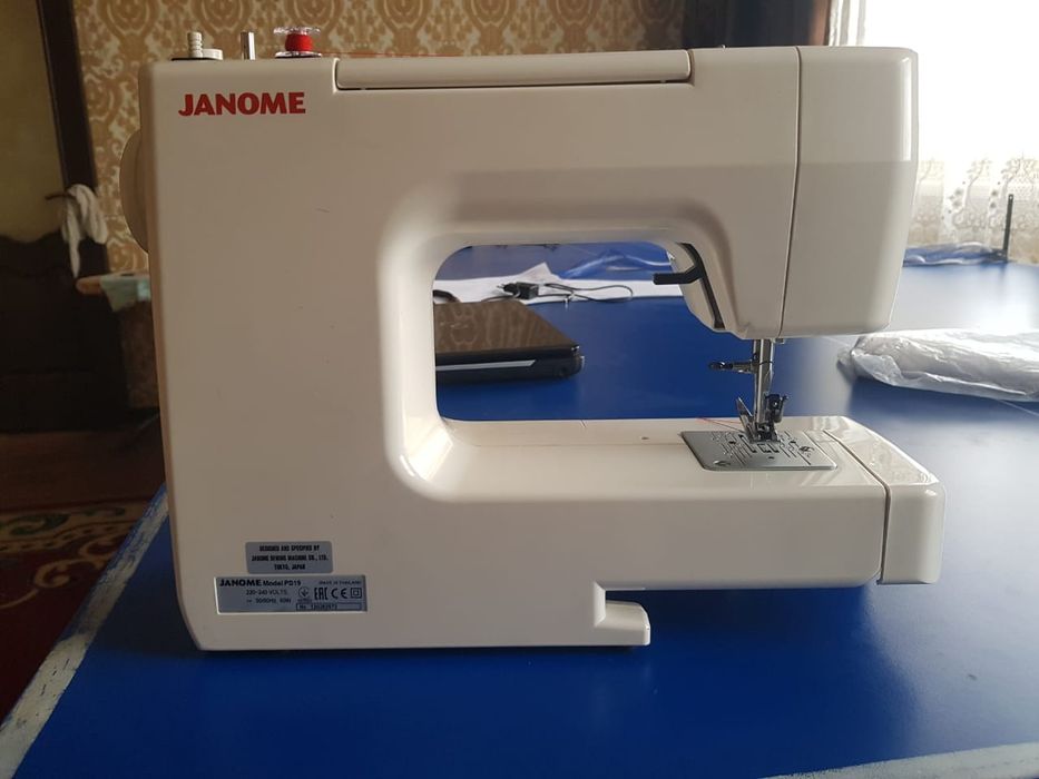 Швейная машина новая