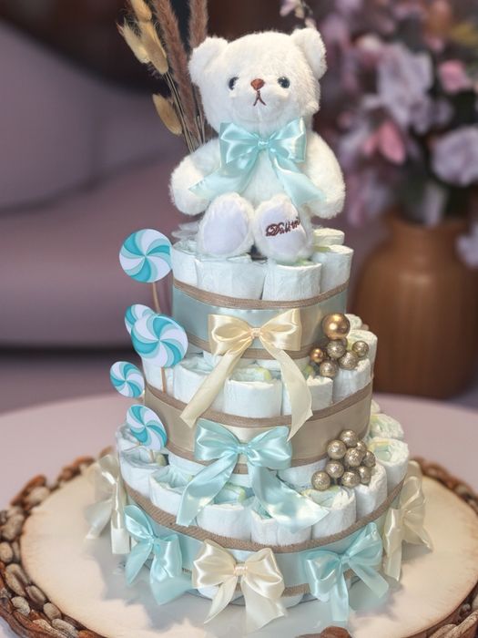 Торти от памперси и бебешки гардеробчета