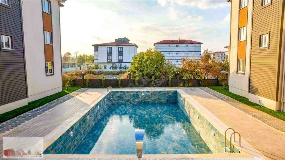 Дава се под наем Тристаен апартамент в Пловдив, Беломорски - 100 кв.м за 84900 € - Снимка #1