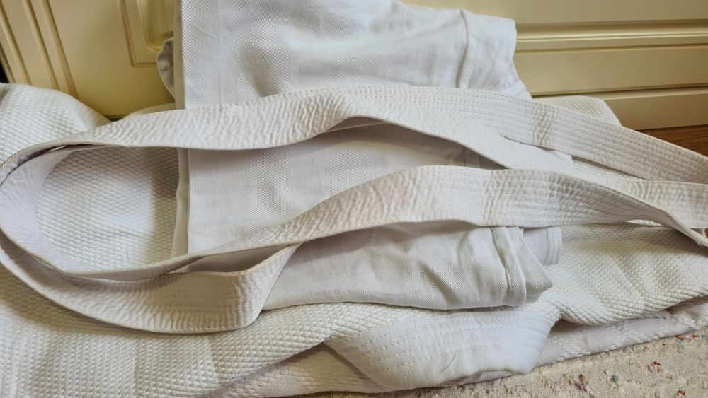 Продам кимоно для единоборств