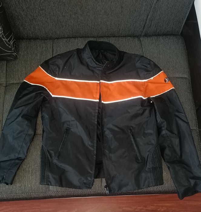 куртку в хорошем состоянии