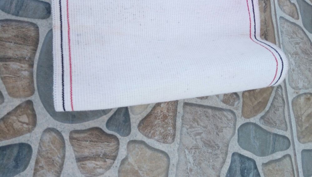 Красив автентичен вълнен пояс и пояс или колан за кръста.