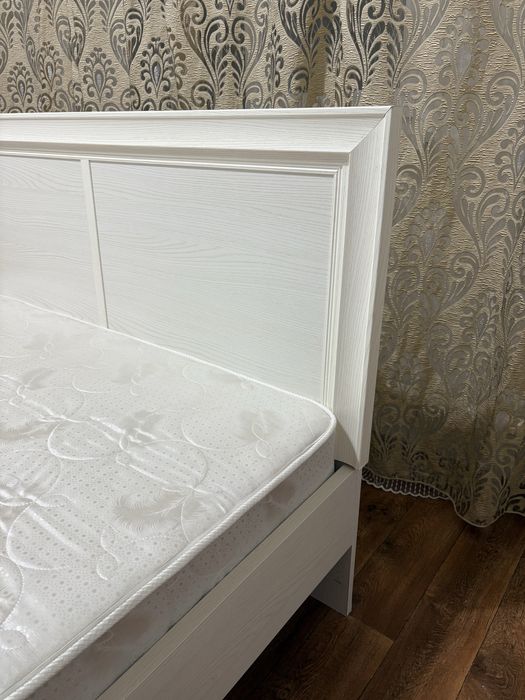 Мебель, двуспальная кровать