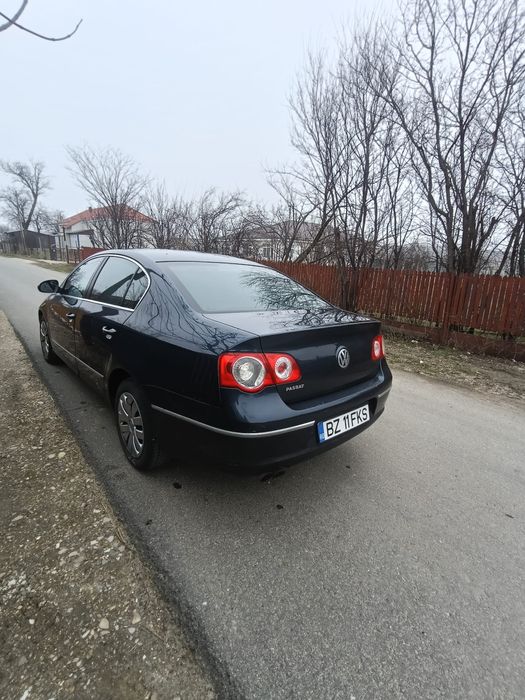 Vând Volkswagen Passat 2008