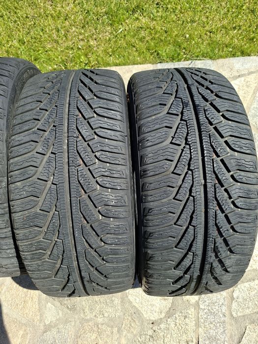 Зимни гуми Uniroyal 235 45 17