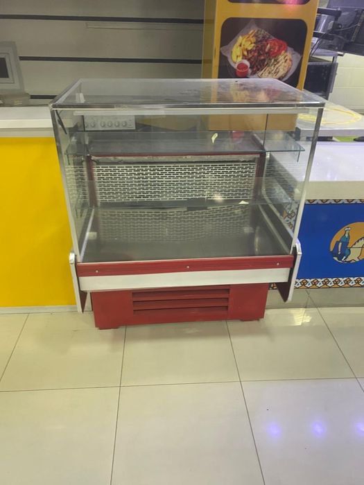 3 vitrinalik xolodelnik