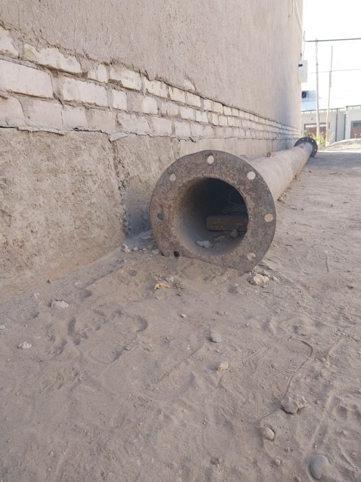 Kanal va ko'llardan suv chiqarish uchun metal turba