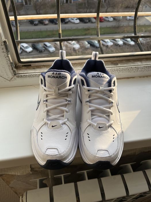 Кроссовки Nike Air Monarch IV