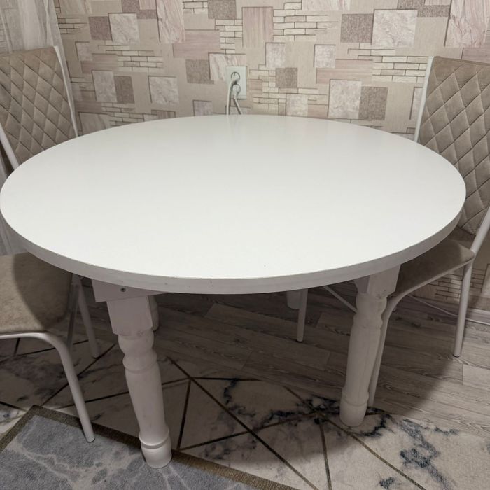 Круглый стол и 6 стулев