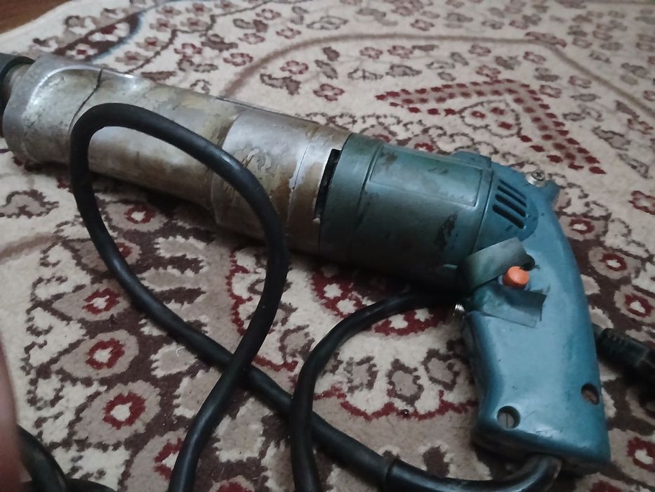 Отбойный молоток Makita HM0810 Японец рабочий