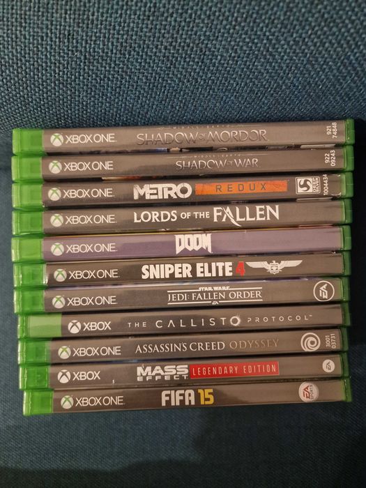 Vand jocuri xbox one in stare foarte buna