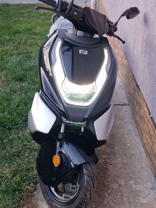 Scuter electric ZEEHO AE8S+ '24