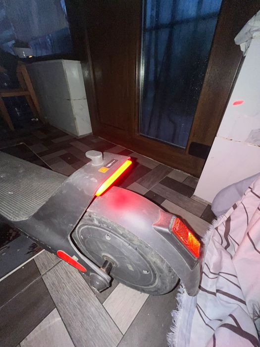 Vând trotineta electrica xiaomi 4 lite