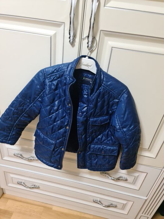 Продам детскую куртку на мальчика