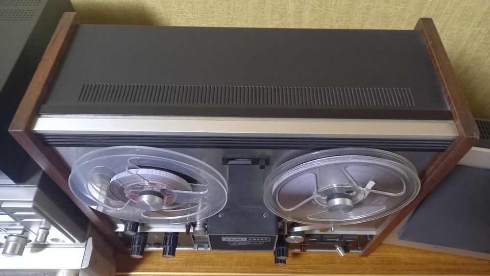 Магнитофон катушечный