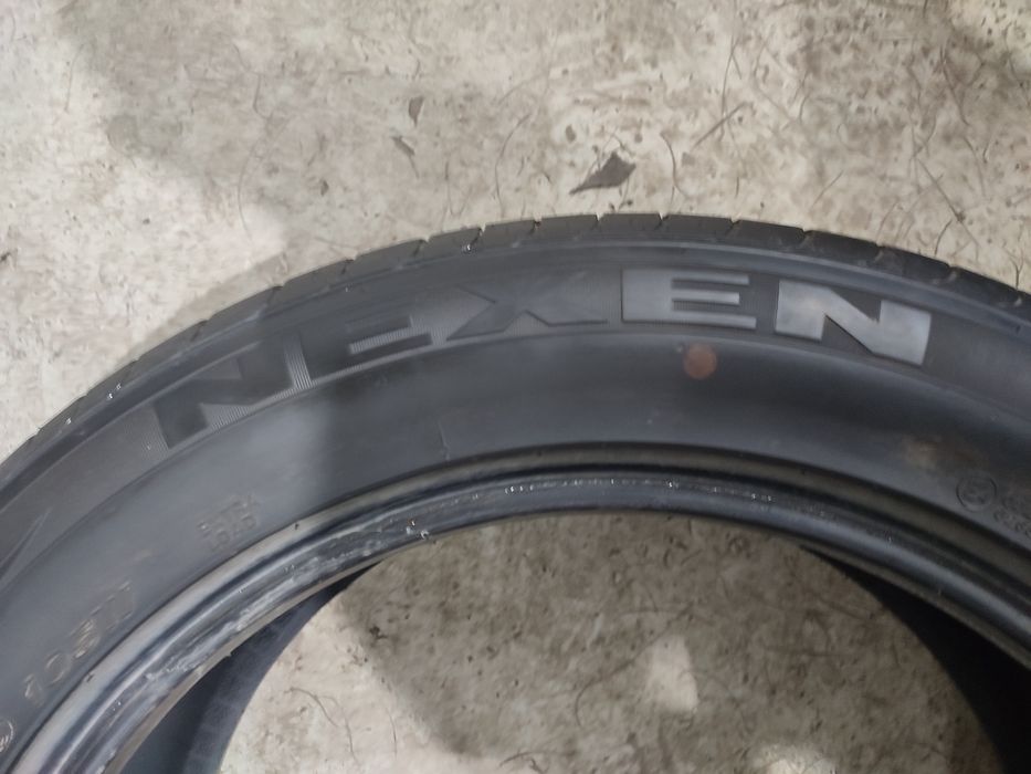 Продам комплект резины 235/55/19