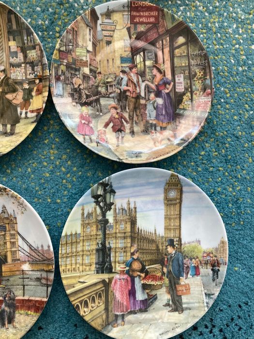 Колекционерски порцеланови чинии