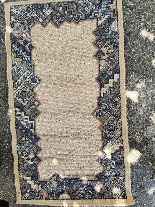 Covor 200x300 cm și o carpeta 60x105 cm