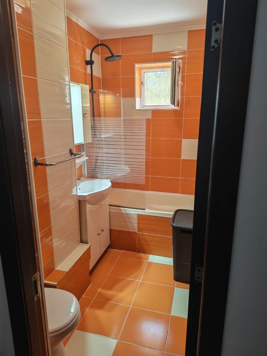 Inchiriez apartament 3 camere