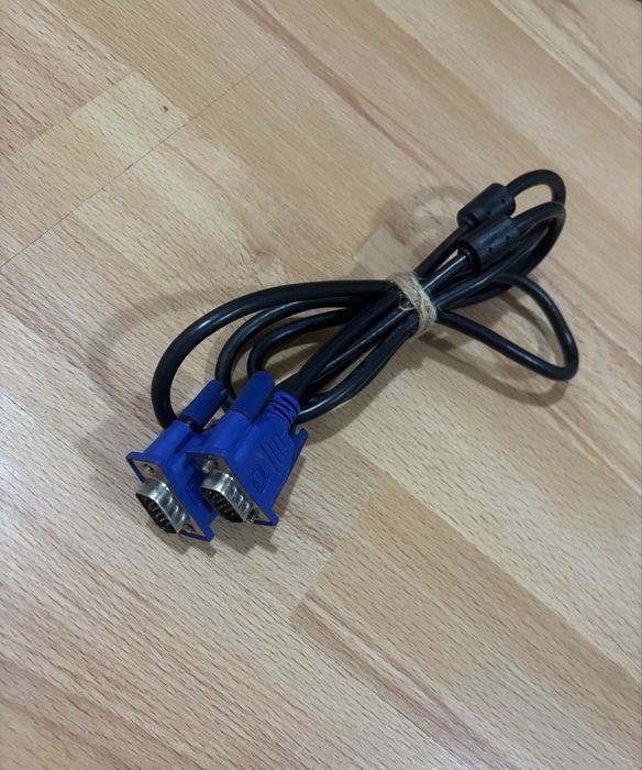 Компютърни кабели  HDMI и VGA