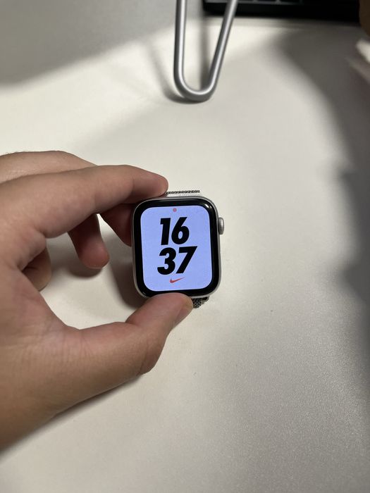 Apple watch se 44mm nike edition