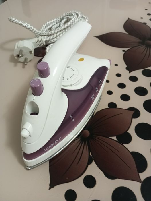 Acesta este un fier de călcat cu abur