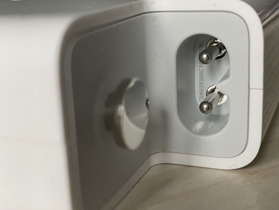 Зарядка на MacBook. 87W, американец