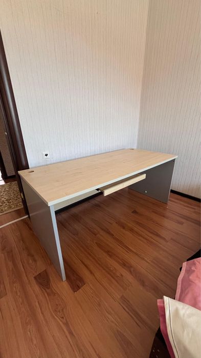 Ұзын  стол сатылады