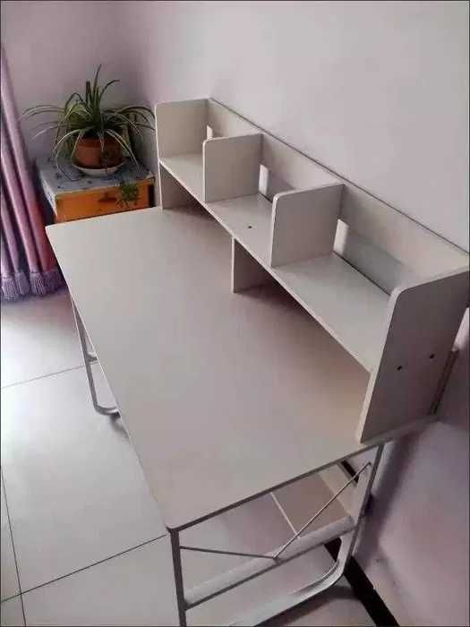 Стол для дома, для офиса. Для детей