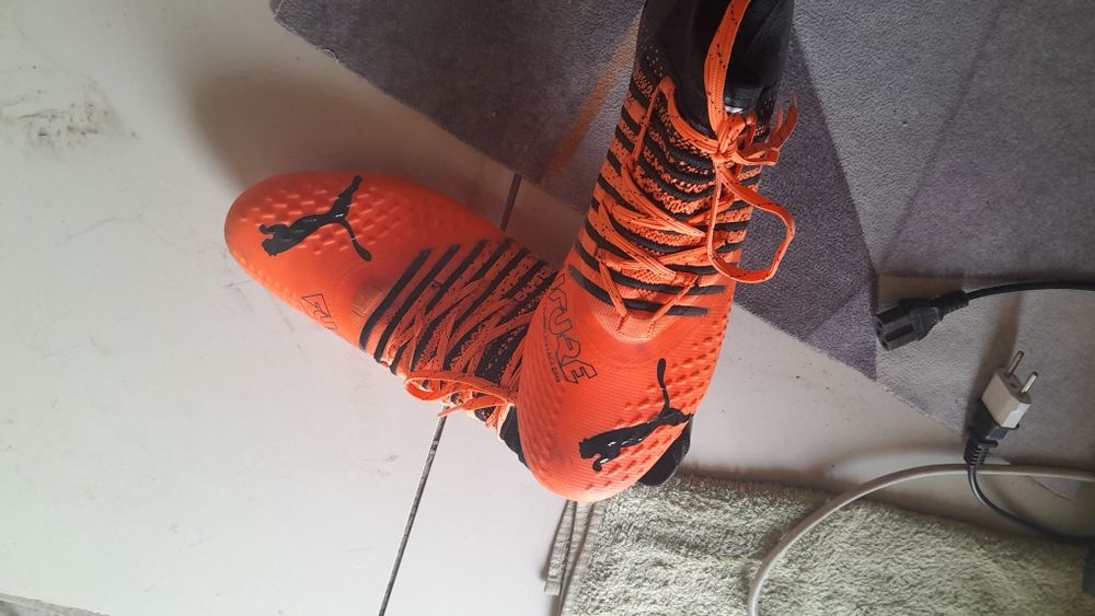Продам бутсы puma