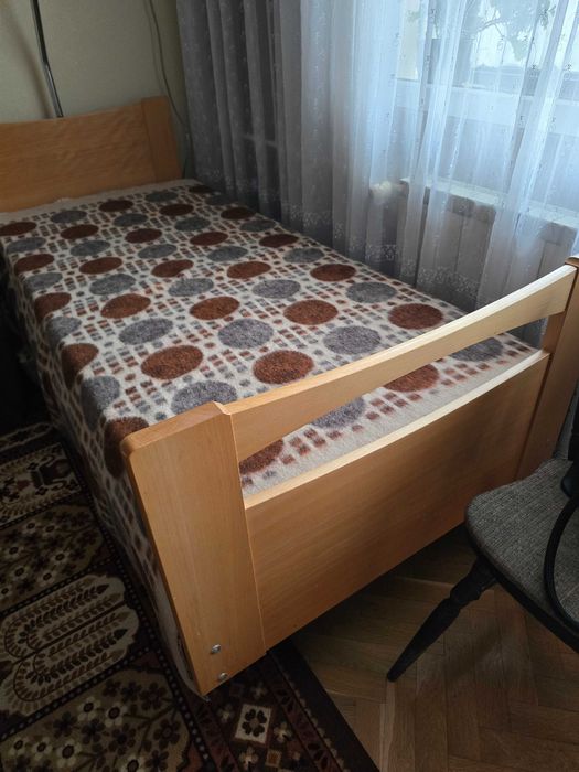 Болнично легло с помпа и декубитален матрак швейцарско Embru