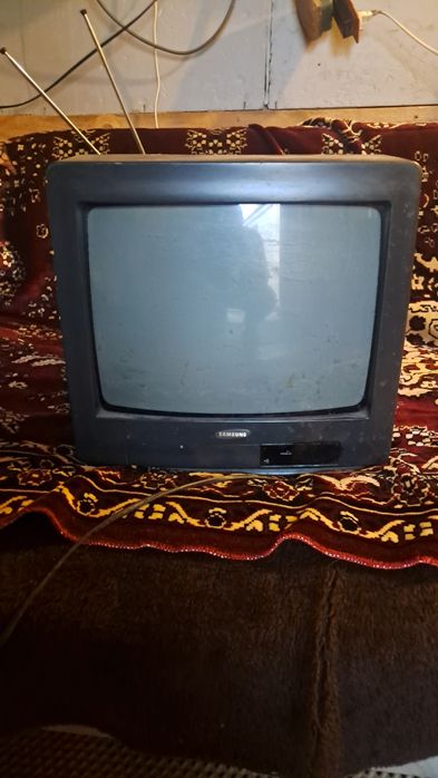 Продам телевизор