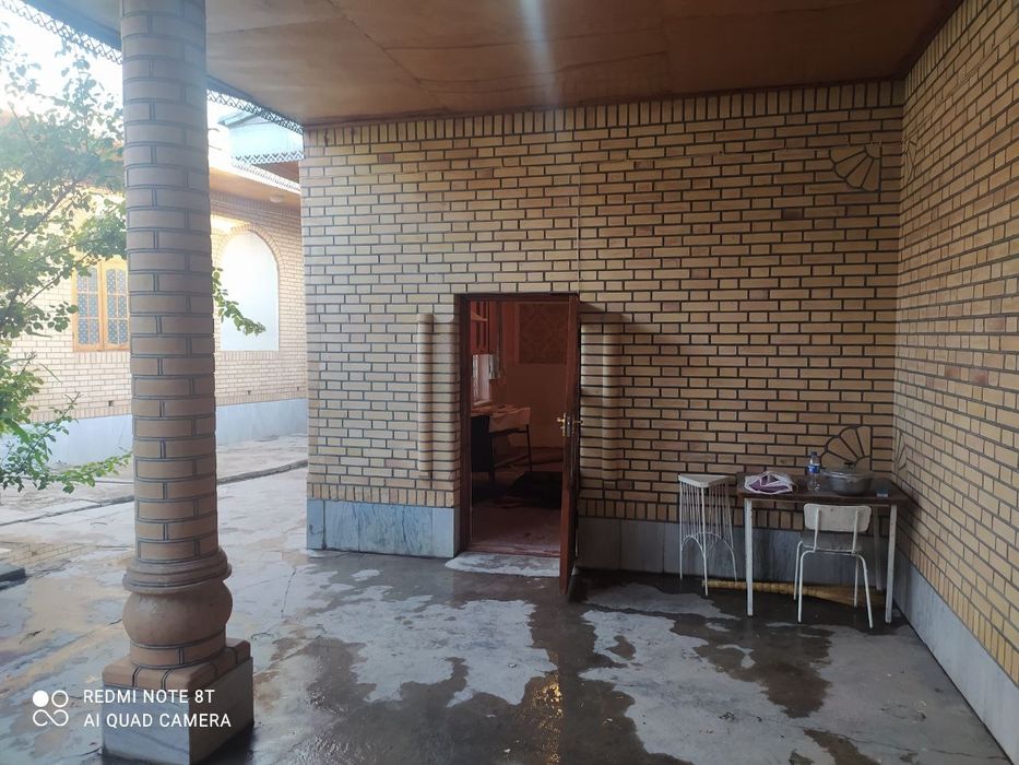 Продаётся двор в центре города