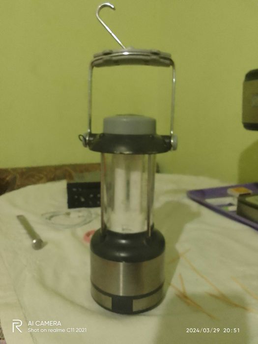 Лампа с компас за къмпинг