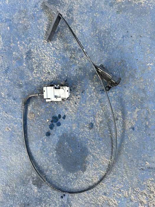 Broasca capota stanga dreapta mercedes w212 c207 w204 glk