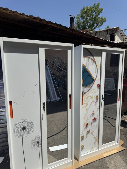 Металлический шкаф