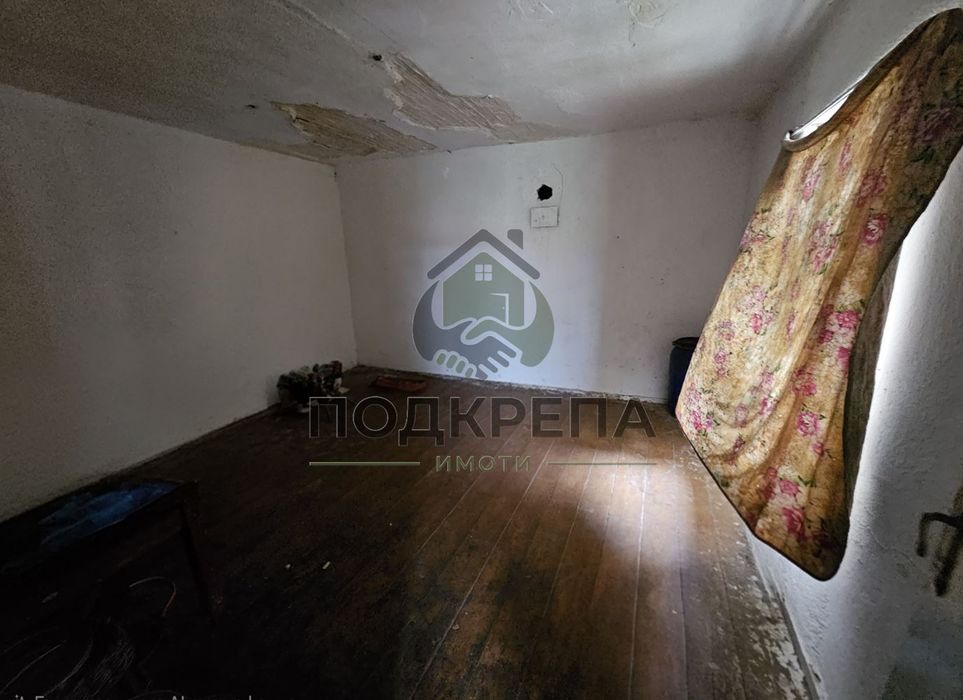 Къща в Пловдив, област-с.Чоба площ 234 цена 35000