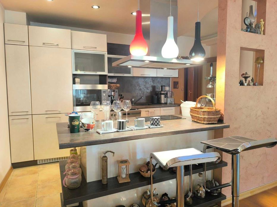 Дава се под наем Тристаен апартамент в Бургас, Лазур - 90 кв.м за 816 € - Снимка #4