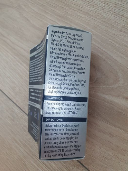Ser sub forma de stick cu retinol