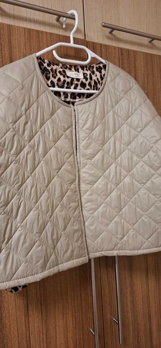 Леко късо дамско яке