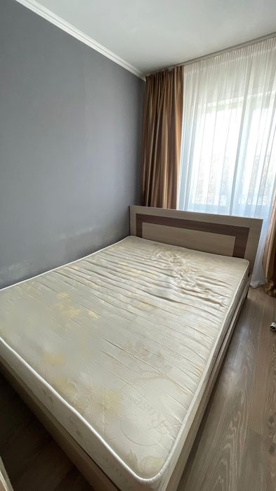 Продам кровать с матрасом