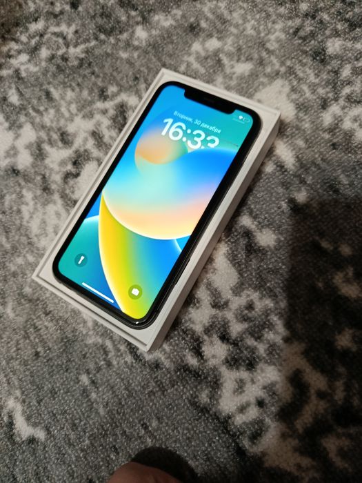 Продам iPhone 11