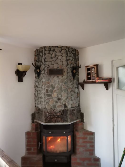 Cabană la munte într-o zona foarte frumoasa și liniștită cu ciubar și