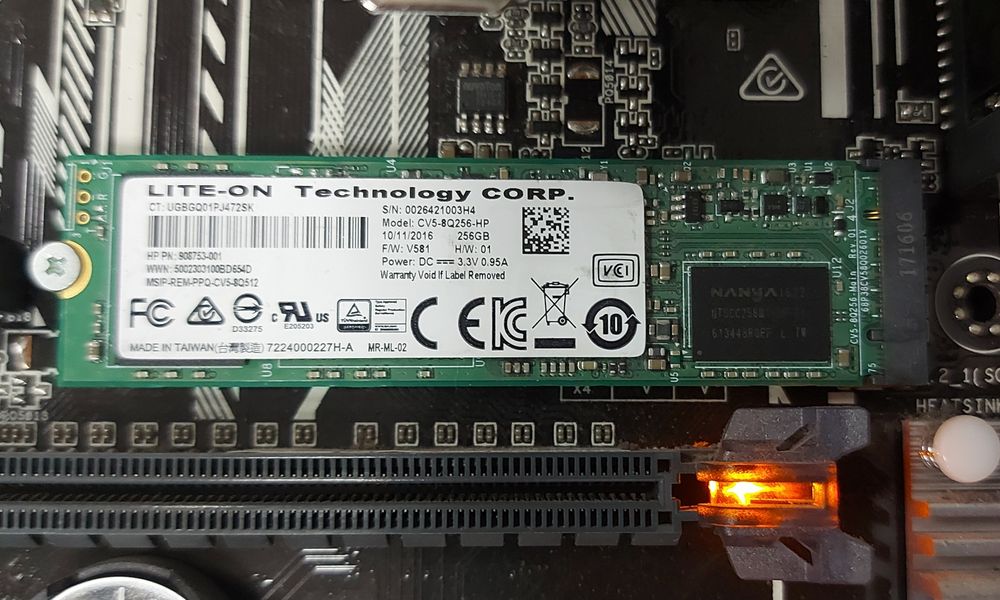 SSD диск 128 и 256GB, чисто нов, запечатан, 2.5", SATA3, посл. бройки