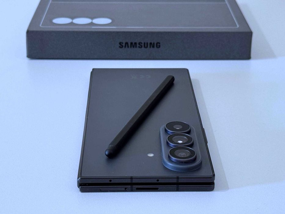 Бартер! 24м.Гаранция! Samsung Galaxy Z Fold 8 Ultra Graphite (Черен)