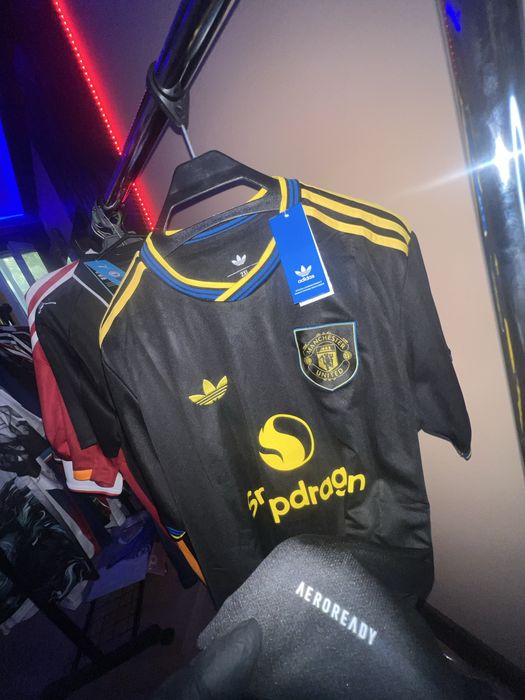 Футболни тениски